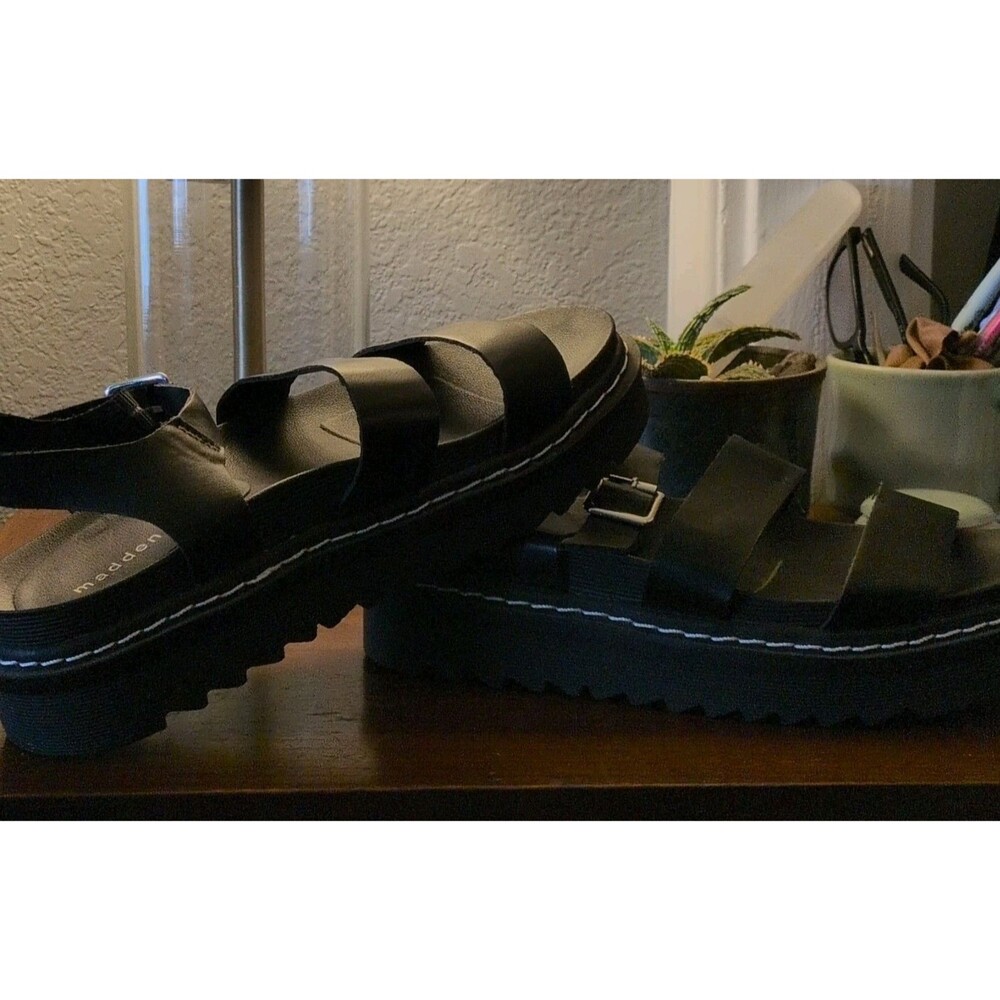 Madden Girl Black Strappy Platform Sandals Casual Unisex W 8.5 punk alt goth